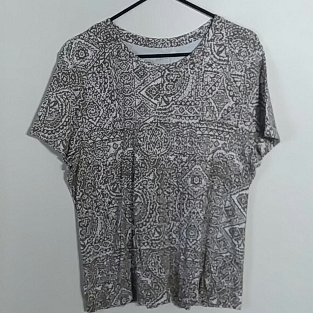 XL Studio Works Patterned Brown White Tee Shirt